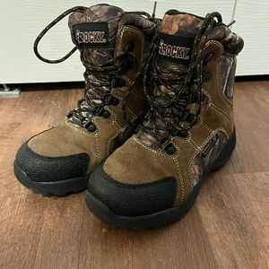 Rocky insulated camo boots